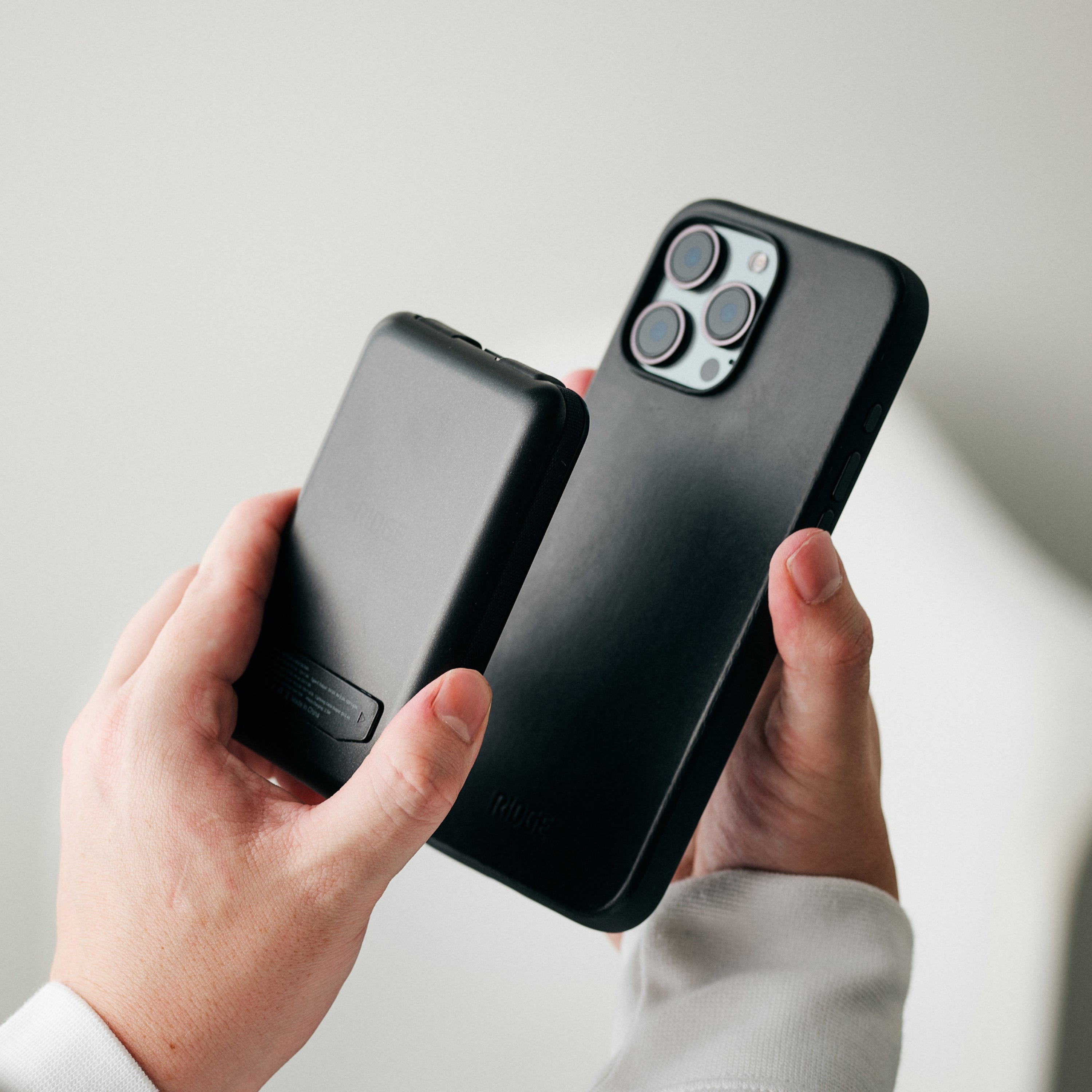 Everyday Charging Kit - iPhone 16 Pro - Carbon