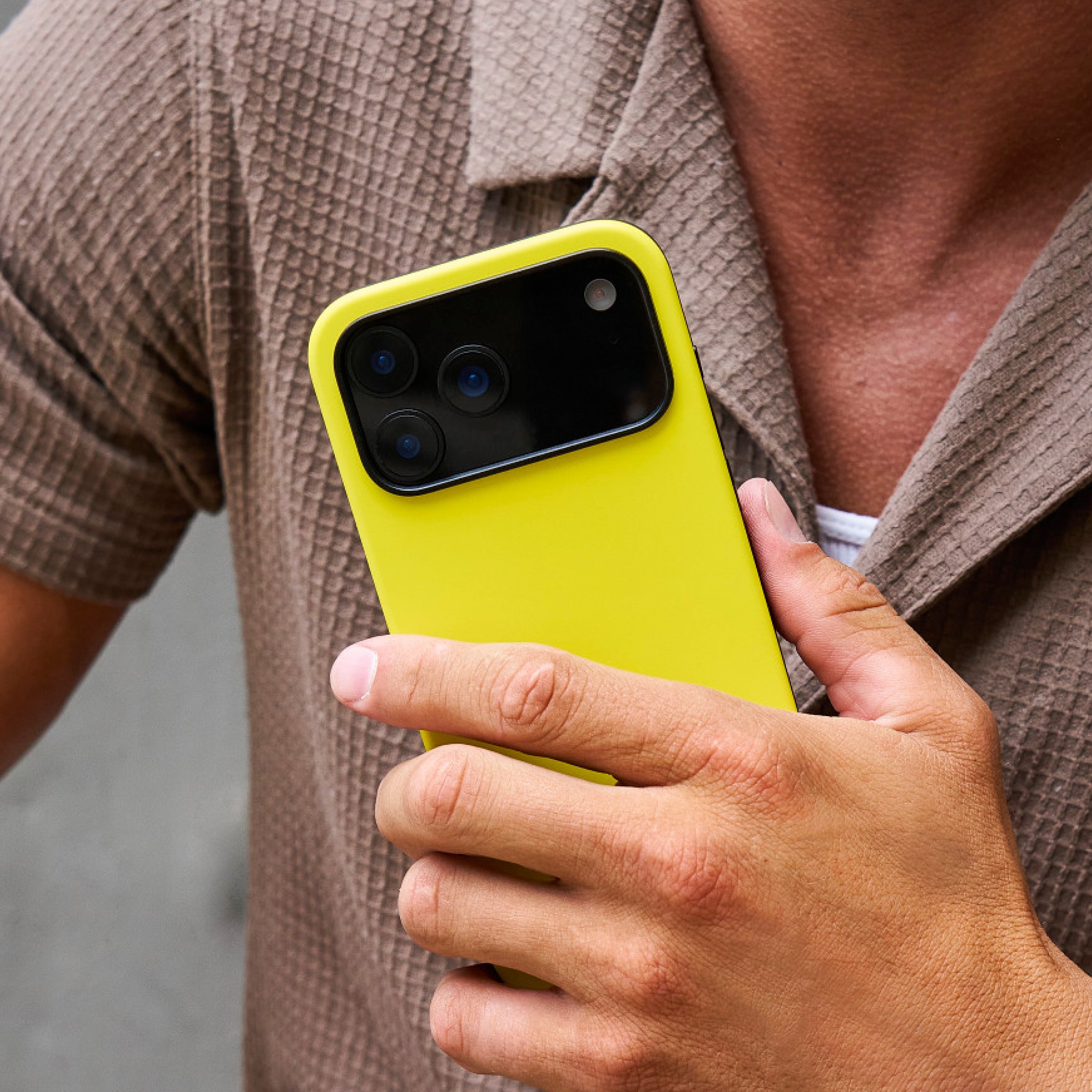 Everyday Phone Case - iPhone 17 Pro Max - Hyper Lime